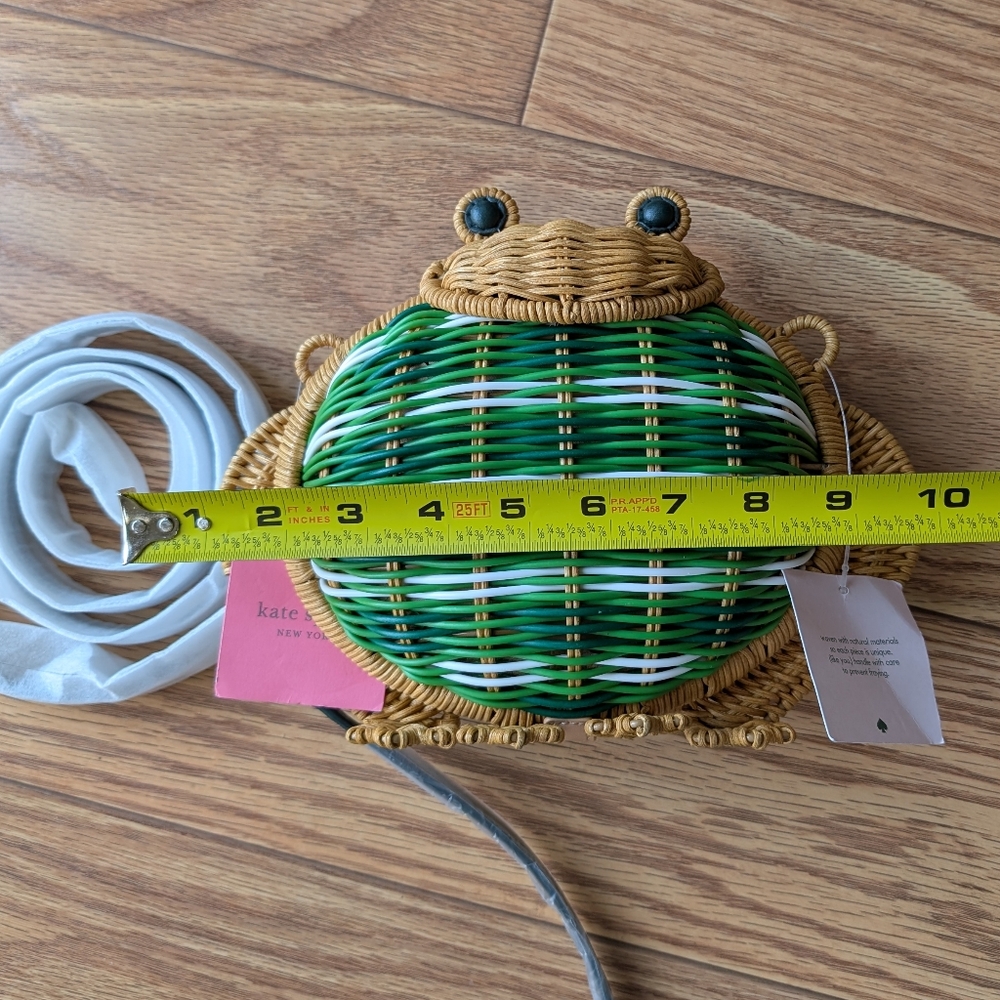 Kate Spade NWT Hoppkins Wicker Frog Crossbody Art To Wear Boho Sustainable - Picture 7 of 8